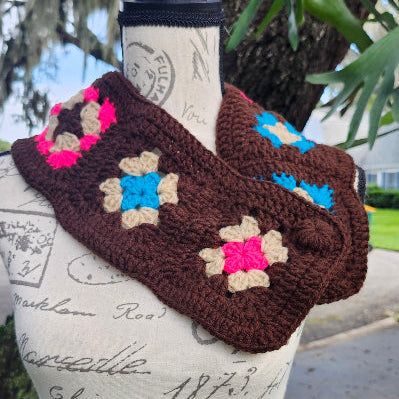 Granny crochet neck